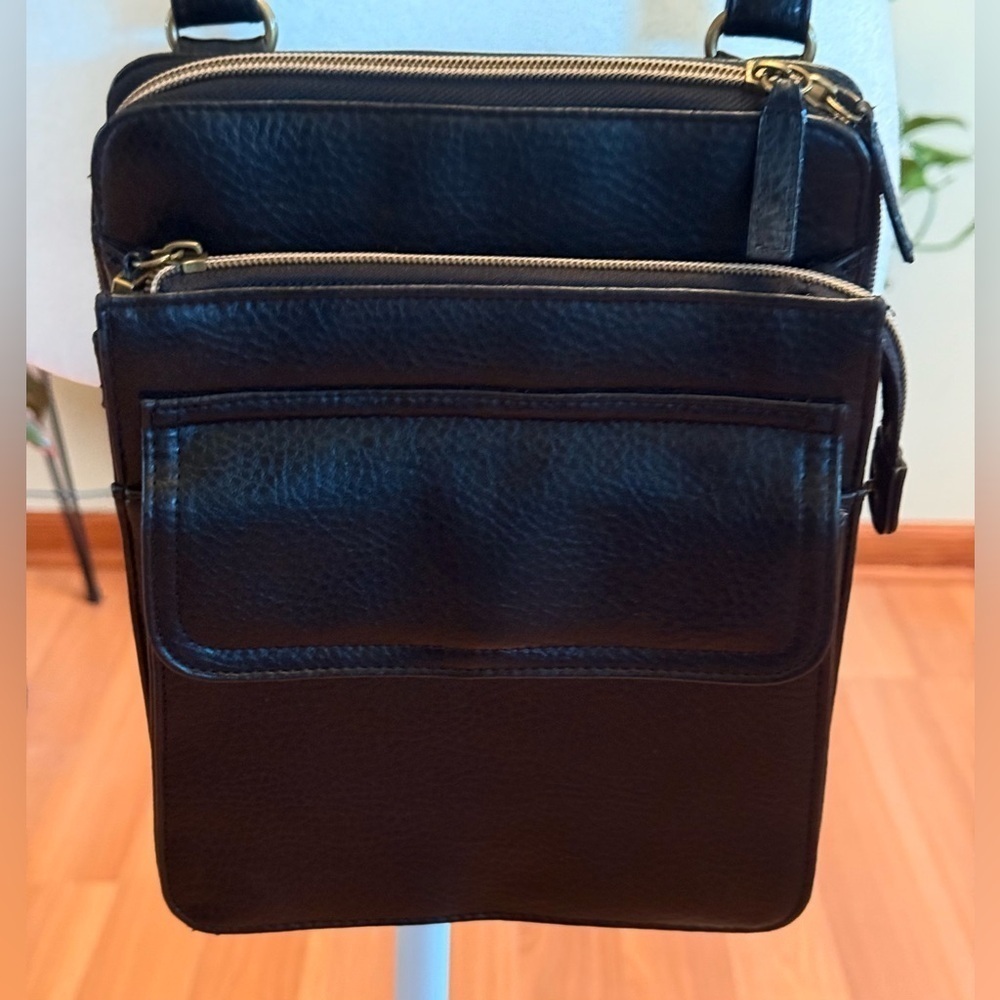 Relic Zip Around Crossbody Black Handbag Vegan Leather Adjustable Strap